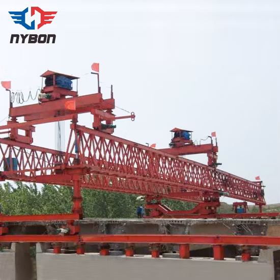 Kran zum Bau einer Brücke in der Luft oder über dem Fluss